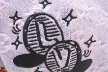 画像をギャラリービューアに読み込む, 極美品 LouisVuitton ルイヴィトン 2023SS キャップ カートゥーン M8158M キャスケットデニムモノグラム ブルー ピンク 中古 54261