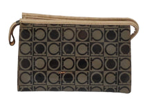 Load image into Gallery viewer, Salvatore Ferragamo サルヴァトーレフェラガモ ガンチーニ ポーチ ベージュ 小物入れ シルバー金具 中古 54662