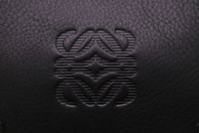 画像をギャラリービューアに読み込む, LOEWE ロエベ ポーチ 化粧ポーチ バニティ ロゴ入り 箱付き 100409 ブラック シルバー金具 美品 中古 55982