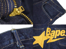 Load image into Gallery viewer, A BATHING APE アベイシングエイプ デニムパンツ BAPAバックロゴ サイズM インディゴ ネイビー 美品 中古 58740