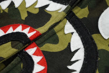 Load image into Gallery viewer, A BATHING APE アベイシングエイプ シャークフードジャケット グリーンカモフラージュ 001LJB201024X サイズL 美品 中古 60587