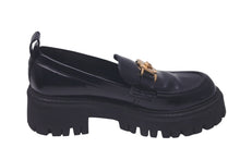 画像をギャラリービューアに読み込む, VERSACE ヴェルサーチ ローファー メデューサ 厚底 レザー サイズ38 ブラック ゴールド金具 美品 中古 61326